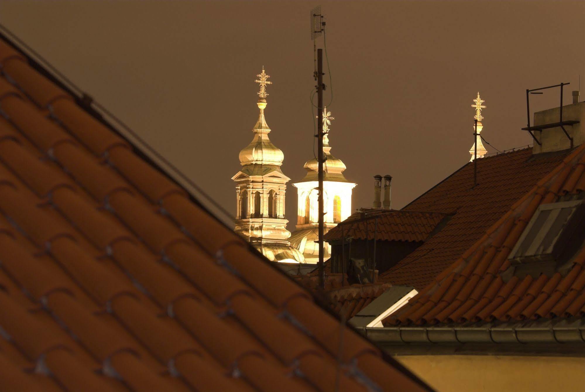 Residence Karlova Prag Exteriör bild