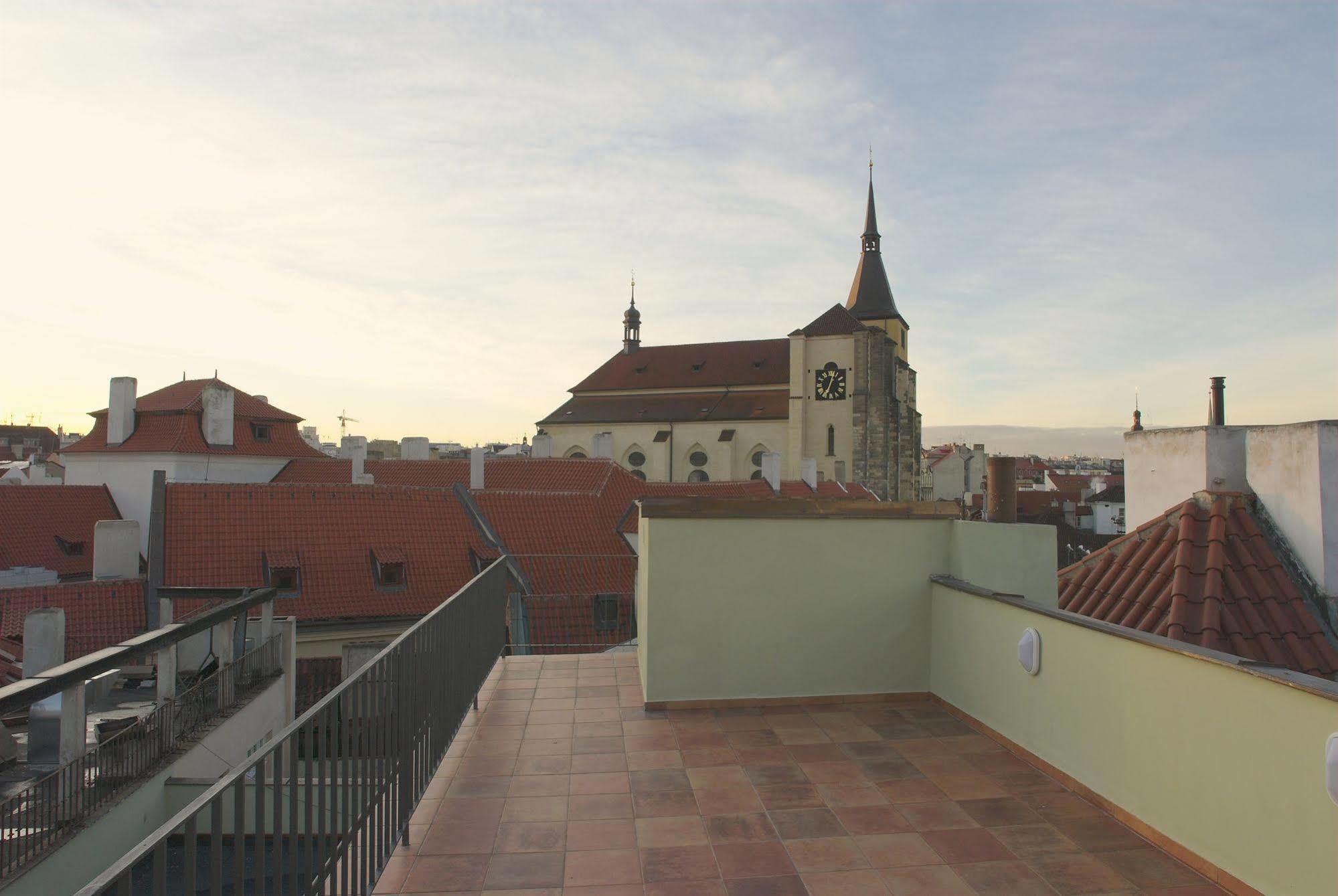 Residence Karlova Prag Exteriör bild